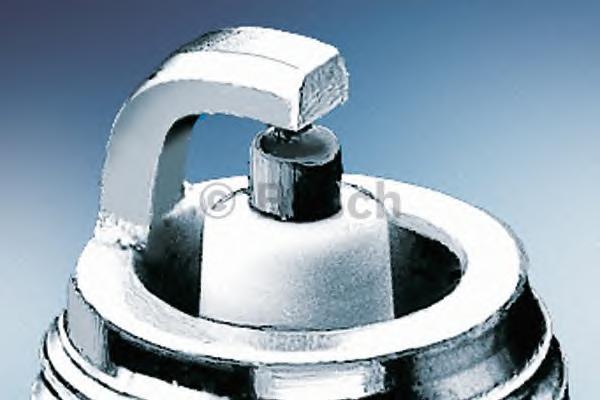 0242236578 BOSCH 0242236578 FR 7 NES PEUGEOT 407 1.8-2.2i 04- (Super)