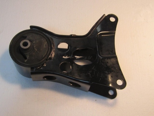 11320AU405 NISSAN ПОДУШКА ДВИГАТЕЛЯ