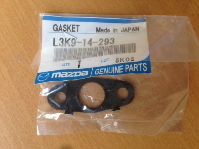 L3K914293 MAZDA Прокладка отвода масла