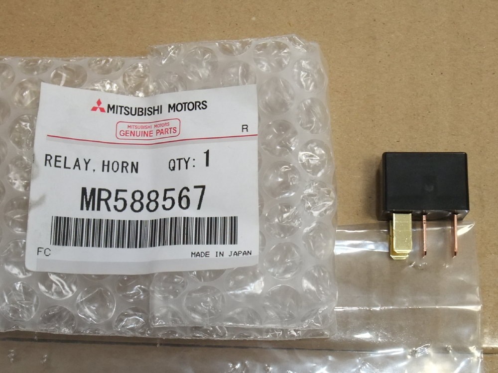 MR588567 MITSUBISHI Реле противотуманных фар