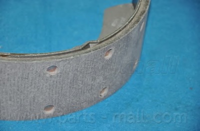 PLA023 PARTS-MALL Комплект тормозных колодок